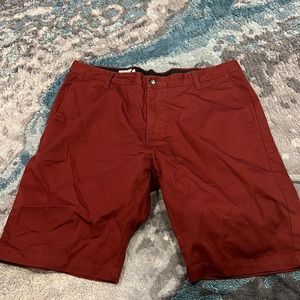 Men’s volcom shorts never worn